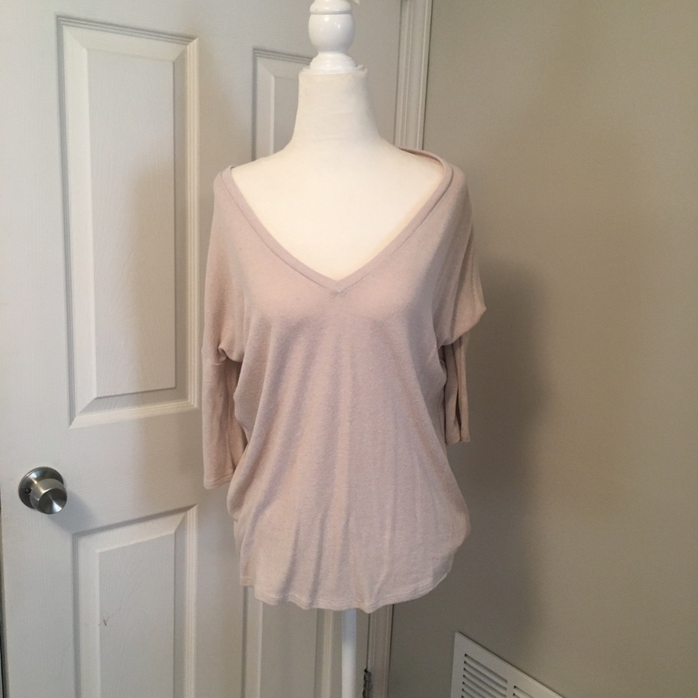 Express small quarter sleeve cream top